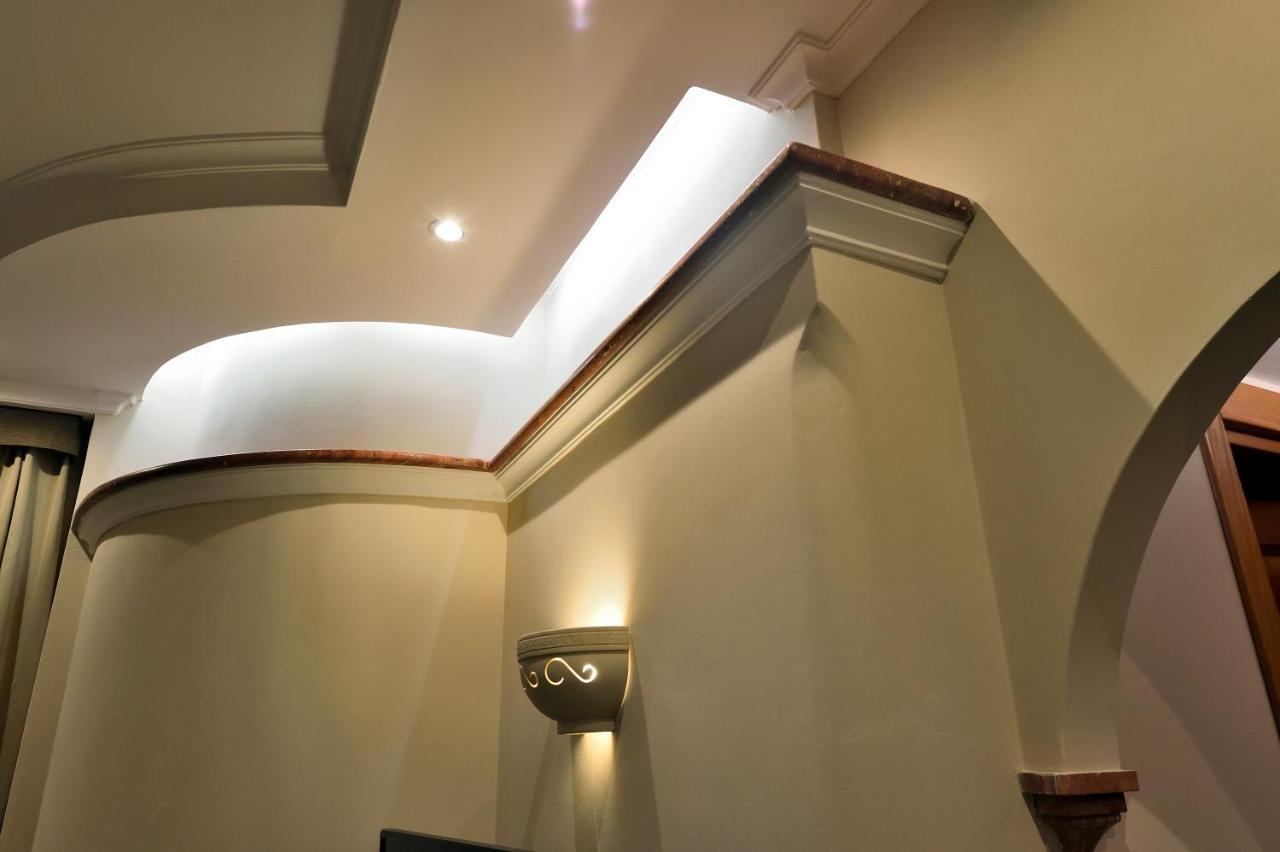 Domus Catone 21 *